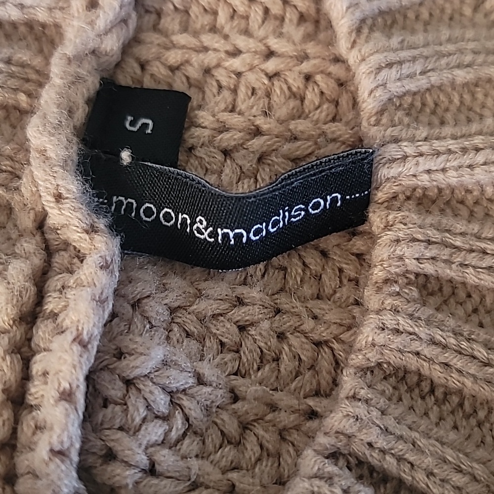 Moon & Madison Women's Sweater Sz Small Blush Tan Soft Cropped Bubble Dot Sleeve - Picture 6 of 8
